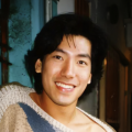 作为建国60周年的献礼片之一，《风声》届时能否向此前宣传的那样扣人心环，悬念迭生，“老鬼”在与敌人斗智斗勇的“杀人游戏”中能否突 《风声》让“谷子地”张涵予变身“海归” 2009-09-01 《风声》剧照 点击观看：《风声》预告片 由张涵予、周迅、苏有朋主演的谍战大片《风声》已经确定“十一”档上映。